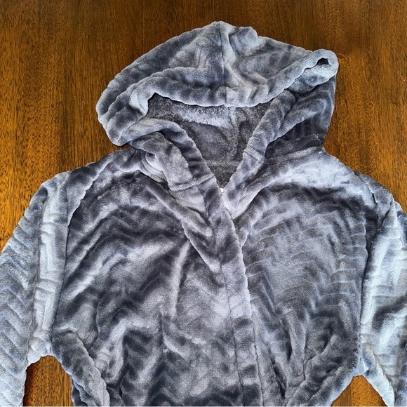 Alexander Del Rossa Gray Plush Fleece Bathrobe Hooded Knee Length Size M - Picture 3 of 6